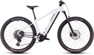 Cube Reaction Hybrid SLT 800 metallicwhite´n´black (Rückläufer)